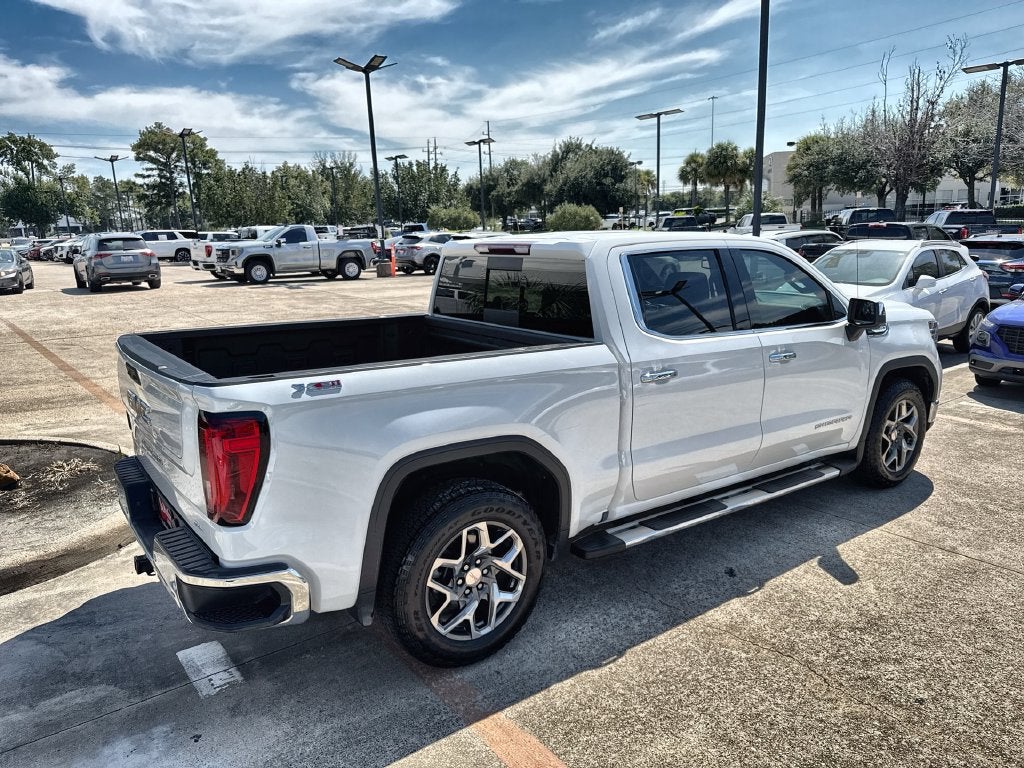 2022 GMC Sierra 1500 SLT