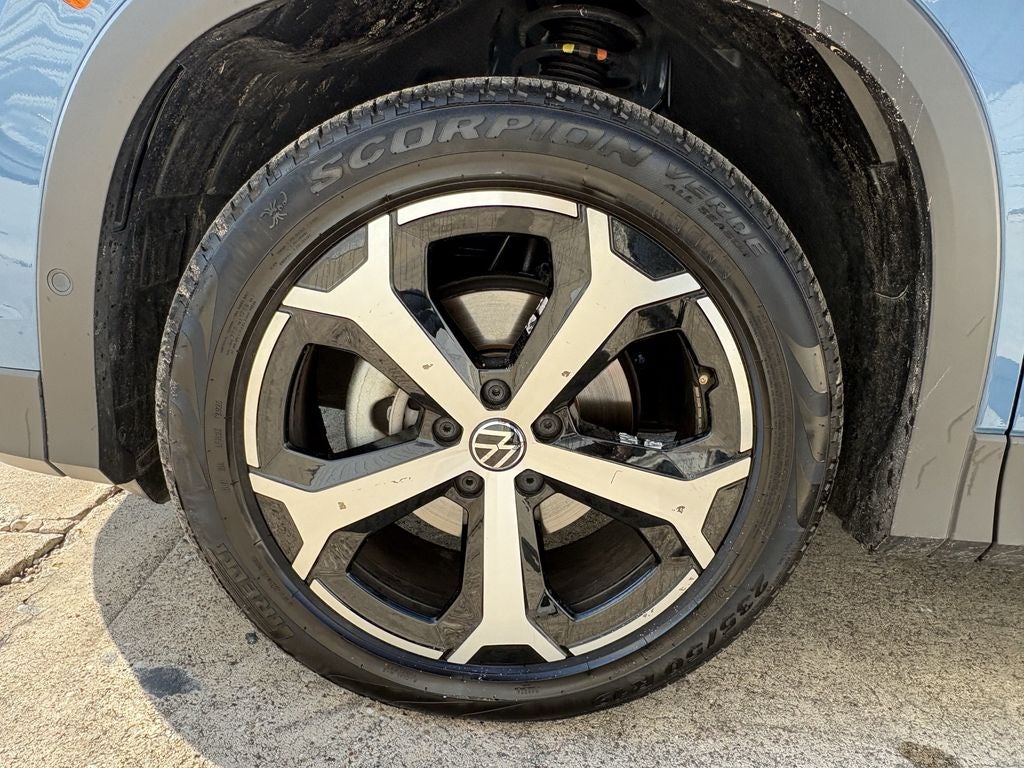 2025 Volkswagen Tiguan 2.0T SE