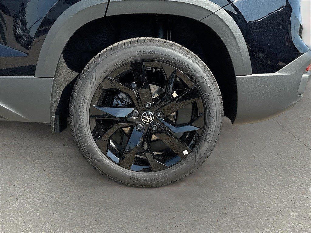 2024 Volkswagen Taos 1.5T SE Black