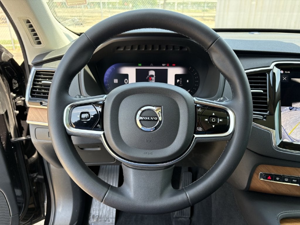 2024 Volvo XC90 B5 Plus