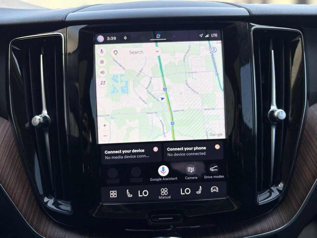2024 Volvo XC60 B5 Plus Dark Theme