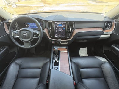 2024 Volvo XC60 B5 Plus Dark Theme
