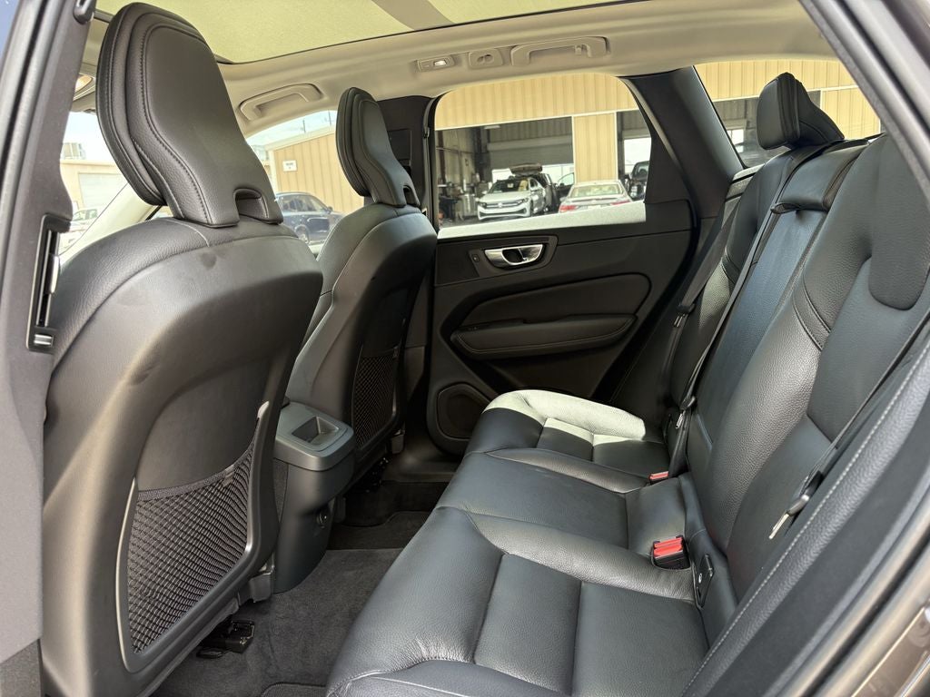 2024 Volvo XC60 B5 Plus Dark Theme