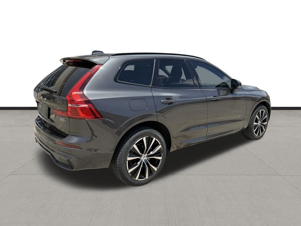 2024 Volvo XC60 B5 Plus Dark Theme