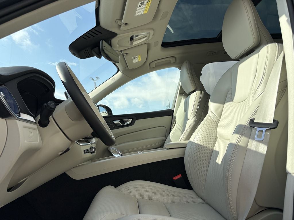 2026 Volvo XC60 B5 Ultra