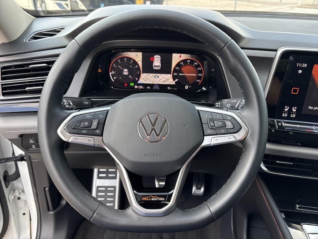 2024 Volkswagen Atlas 2.0T Peak Edition SEL