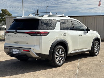 2023 Nissan Pathfinder SL
