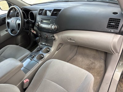2010 Toyota Highlander Base