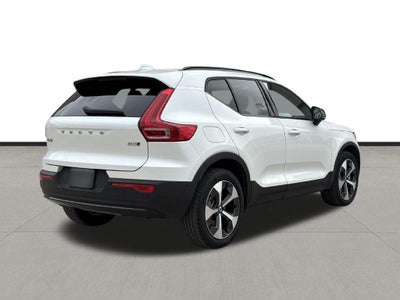 2026 Volvo XC40 B5 Plus