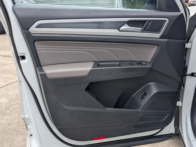 2023 Volkswagen Atlas Cross Sport 2.0T SEL R-Line Black