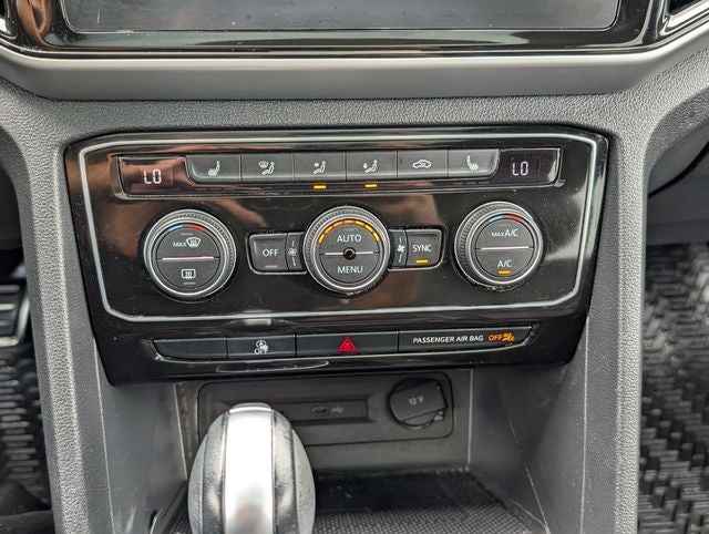 2023 Volkswagen Atlas Cross Sport 2.0T SEL R-Line Black