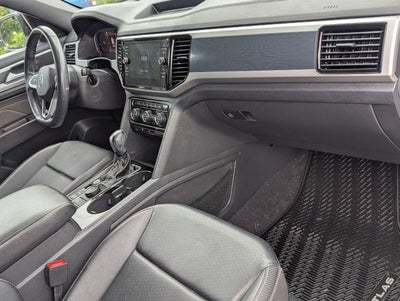 2023 Volkswagen Atlas Cross Sport 2.0T SEL R-Line Black