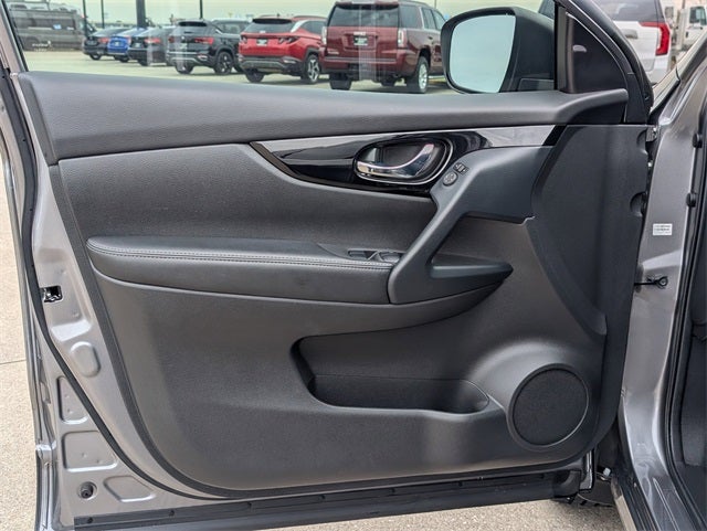 2022 Nissan Rogue Sport SV