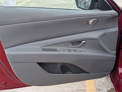 2025 Hyundai Elantra SEL Sport