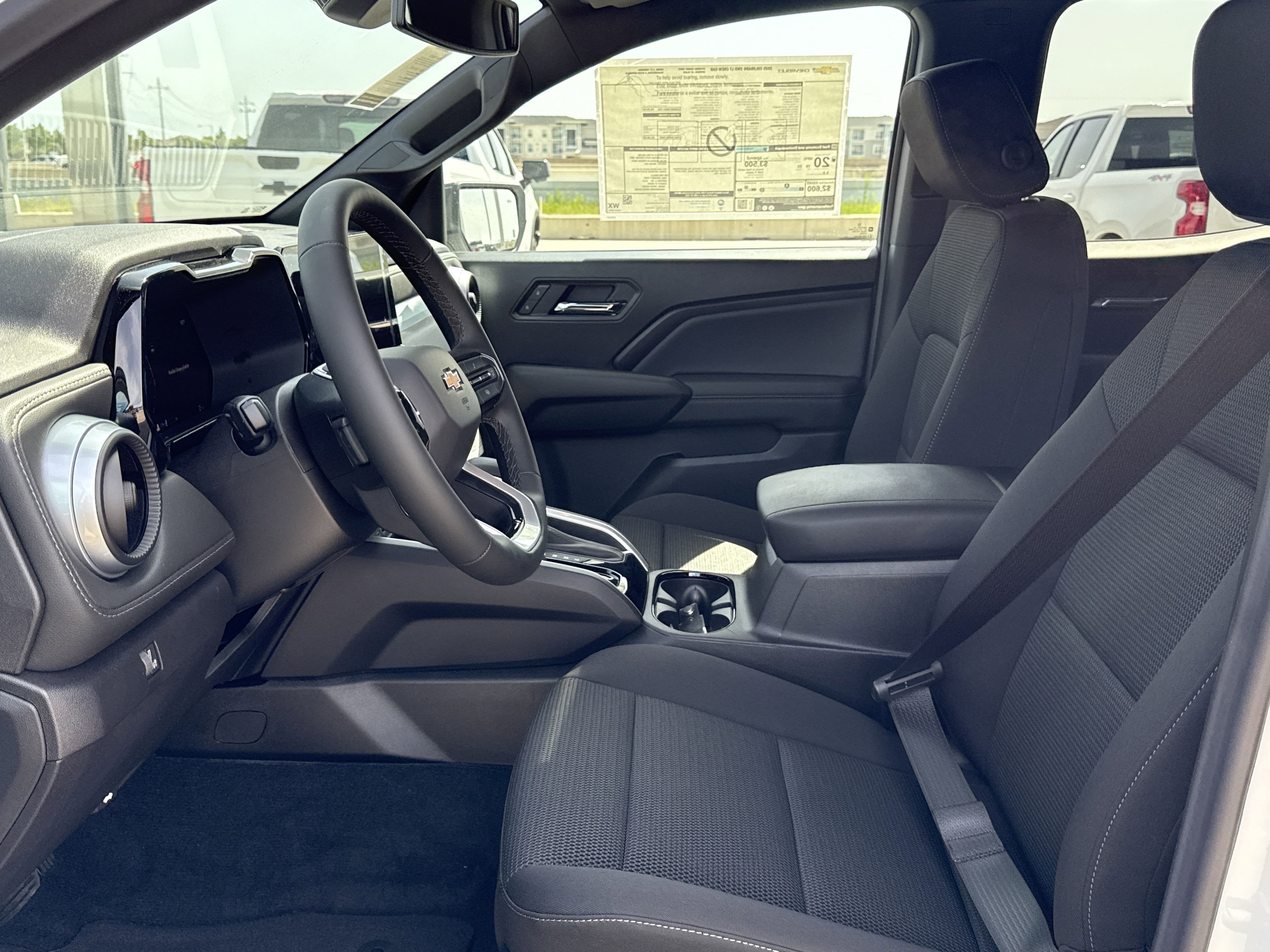 2025 Chevrolet Colorado WT/LT