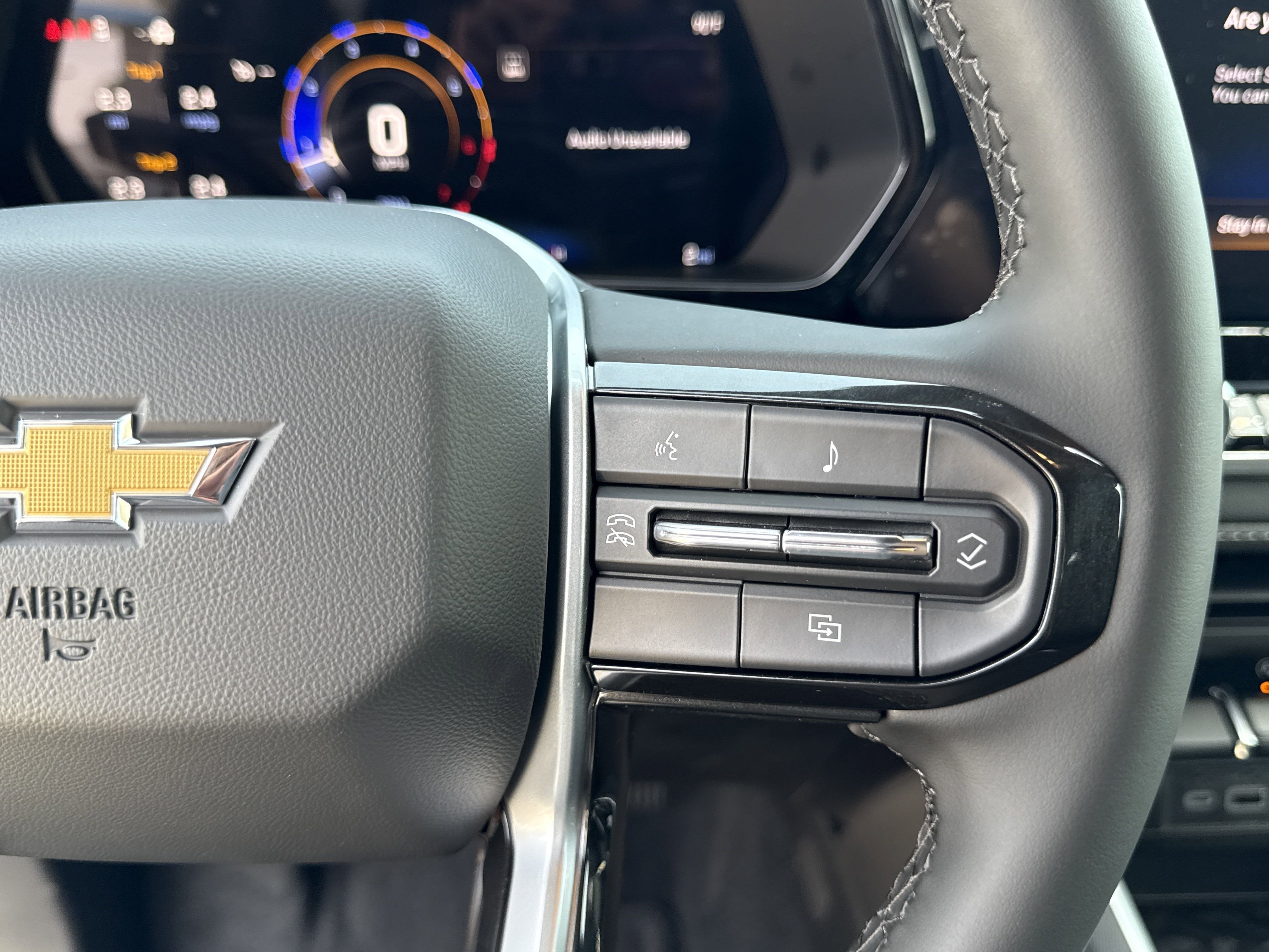 2025 Chevrolet Colorado WT/LT