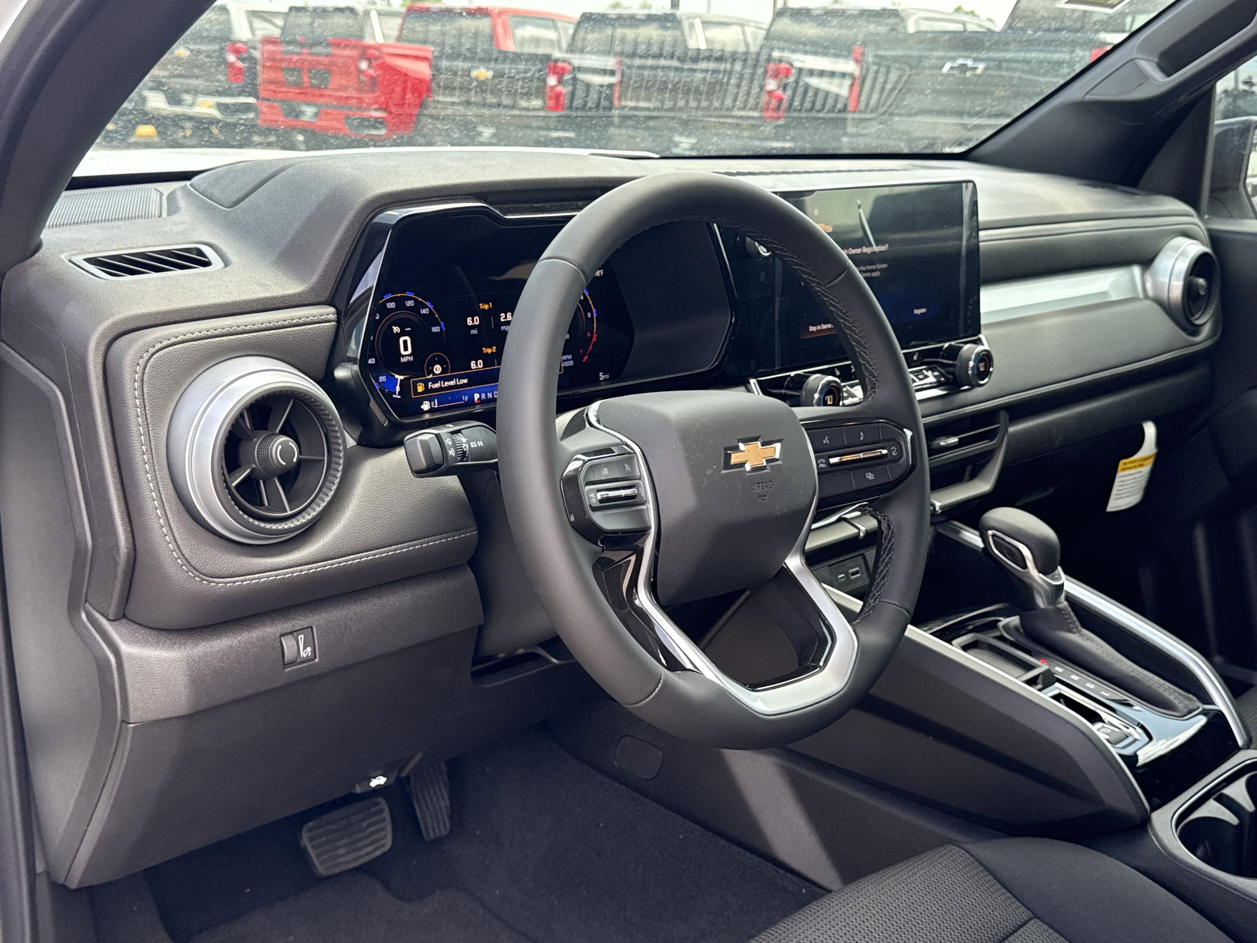 2025 Chevrolet Colorado WT/LT