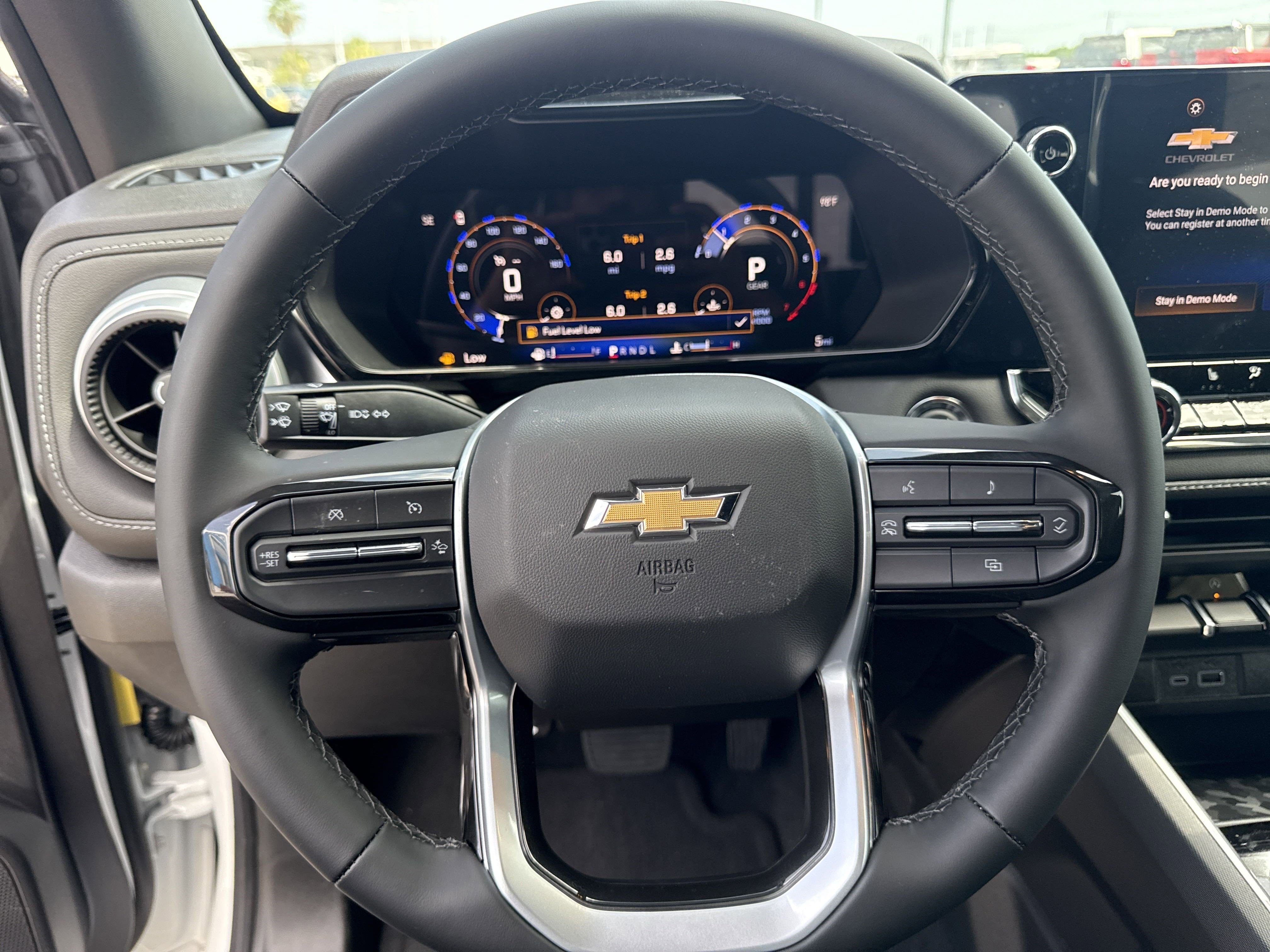 2025 Chevrolet Colorado WT/LT