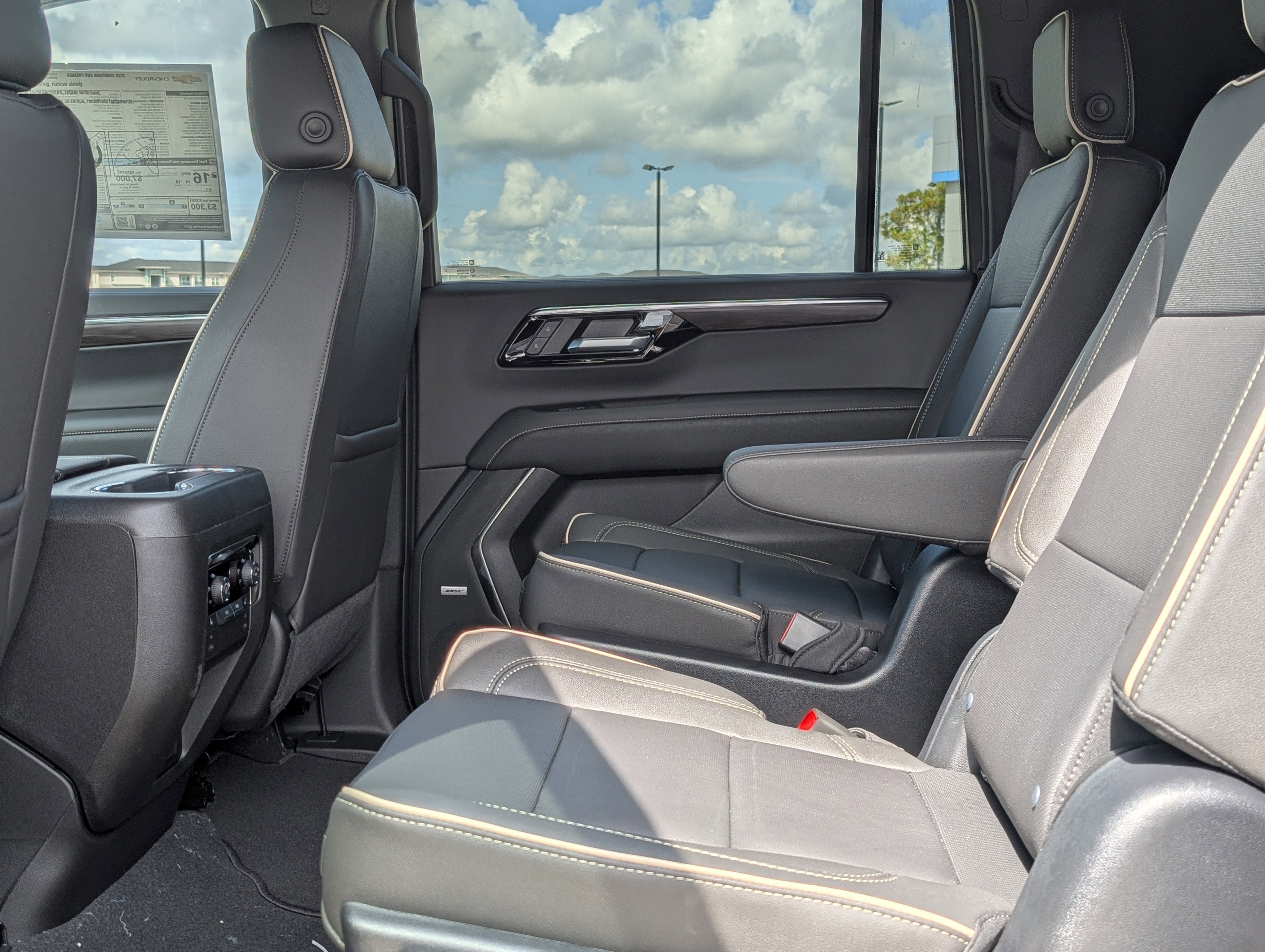 2025 Chevrolet Suburban Premier