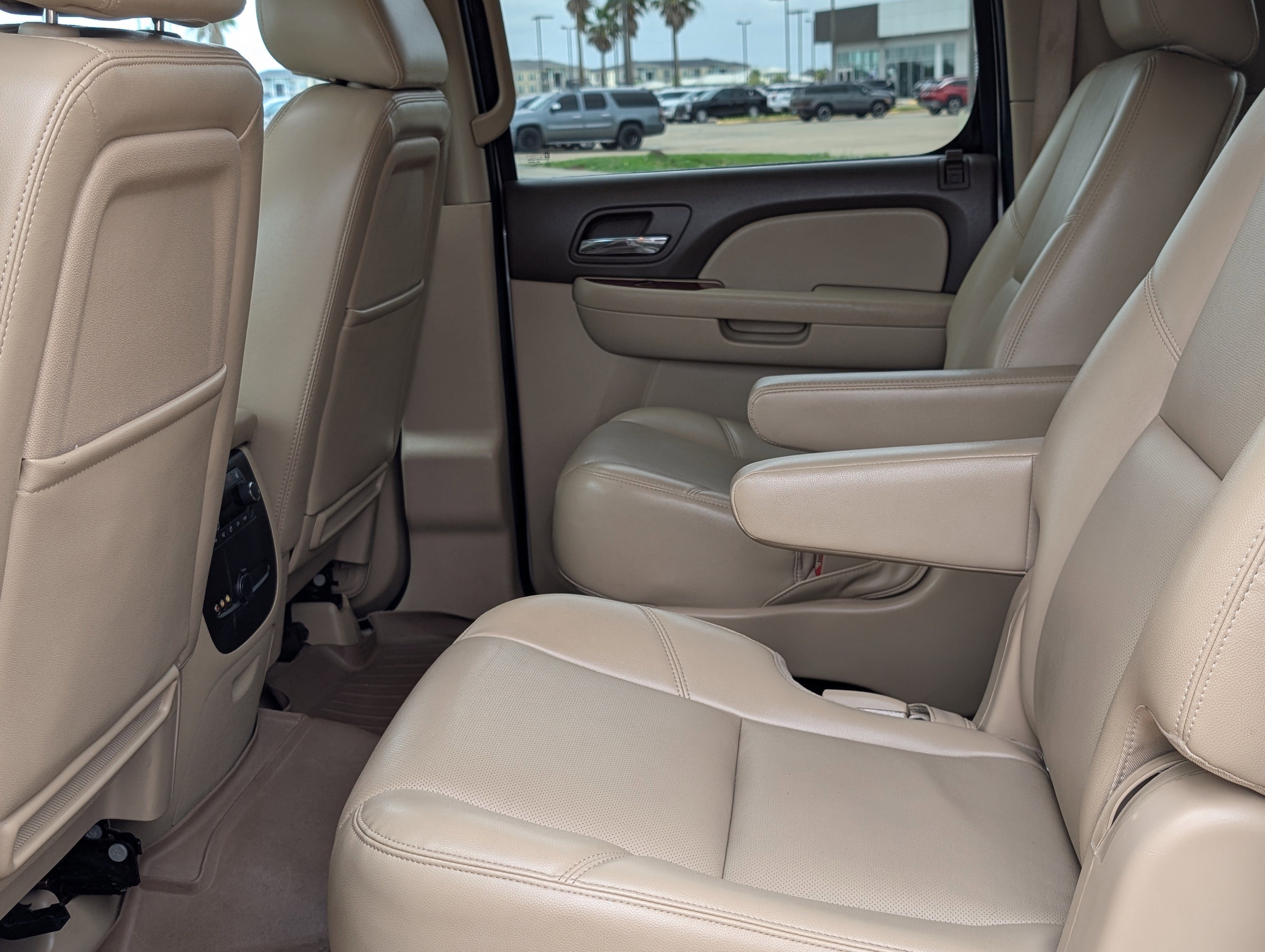 2014 Chevrolet Suburban LTZ