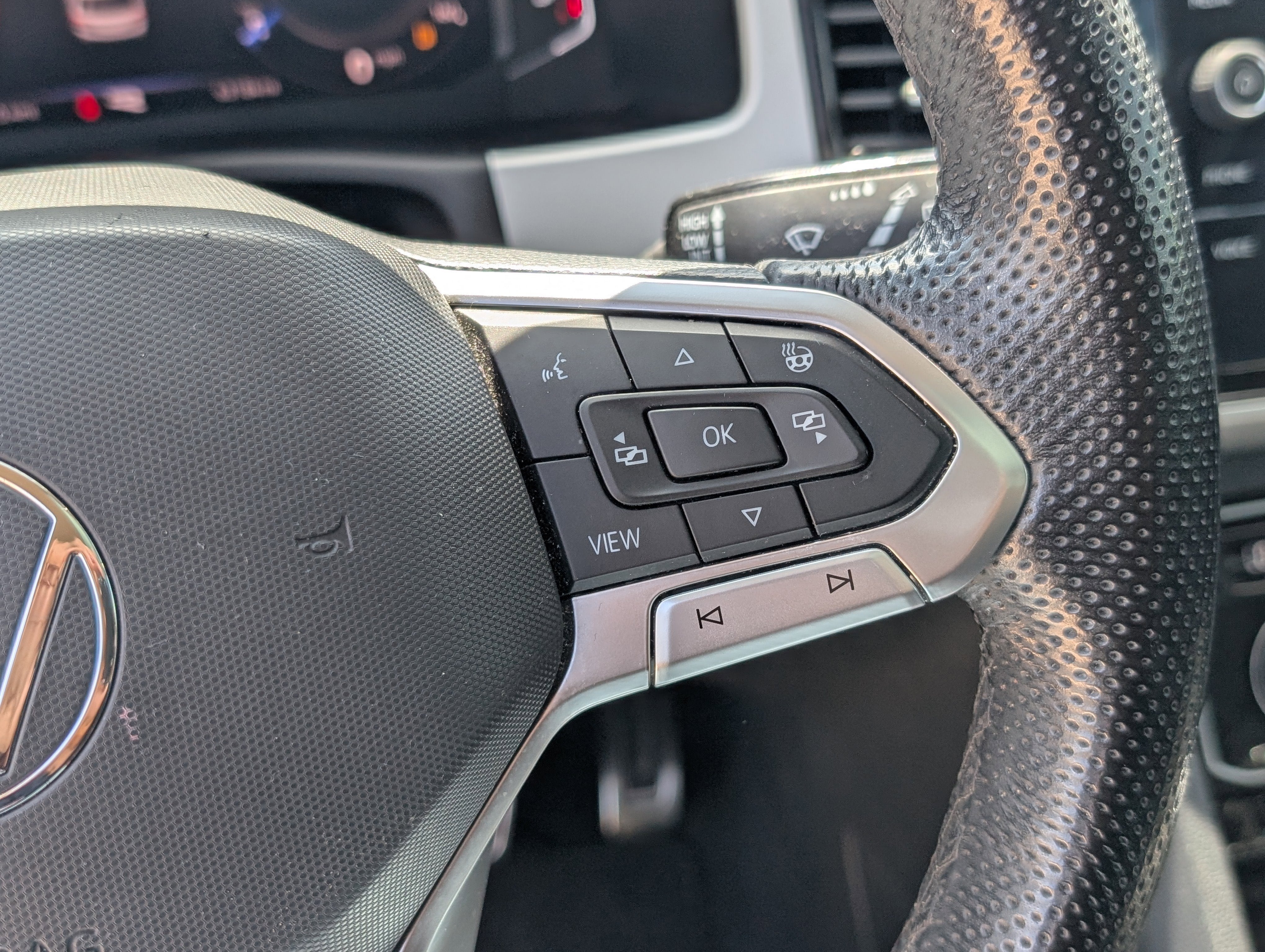 2022 Volkswagen Atlas 3.6L V6 SEL Premium R-Line