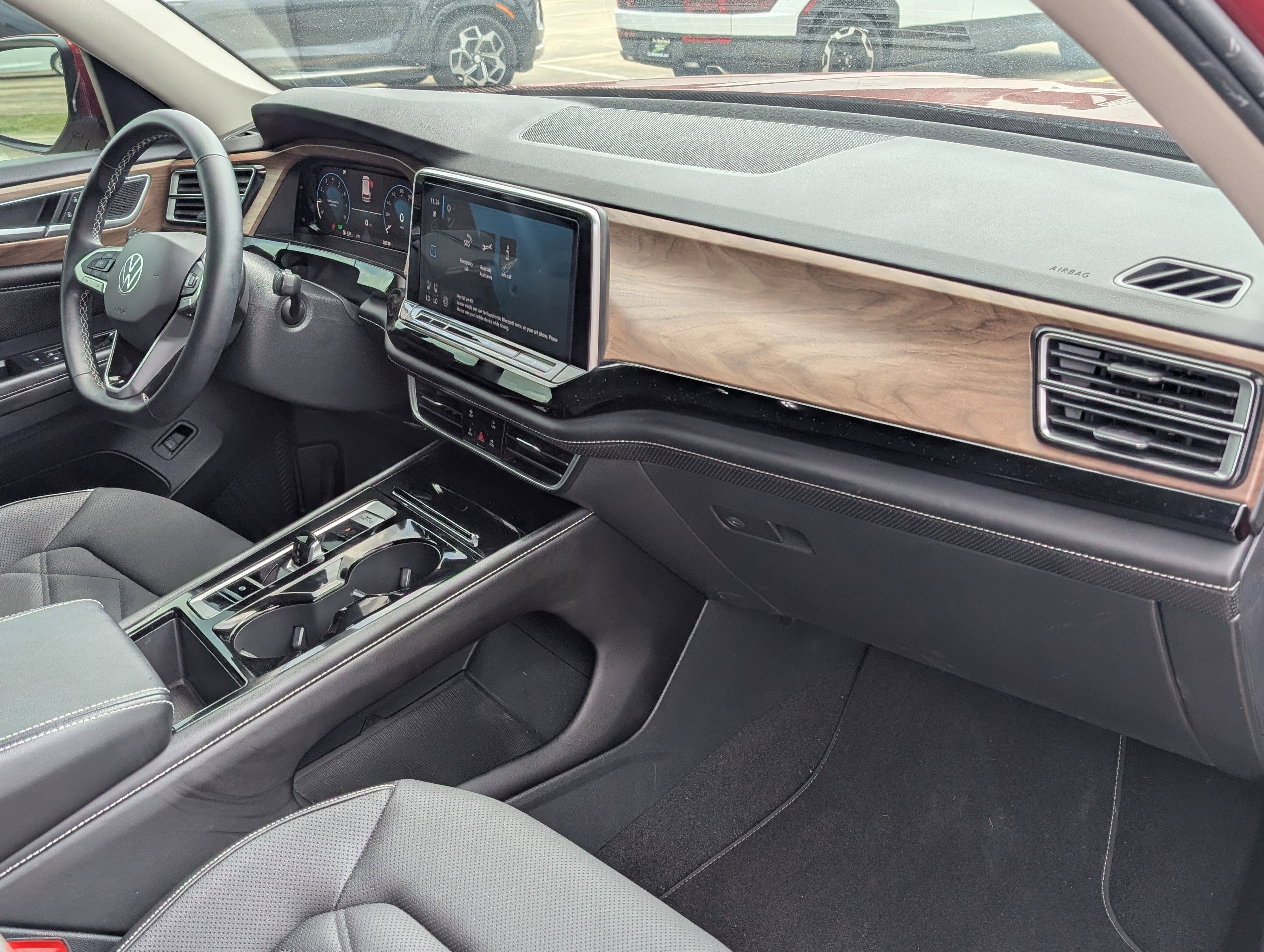 2024 Volkswagen Atlas 2.0T SE w/Technology