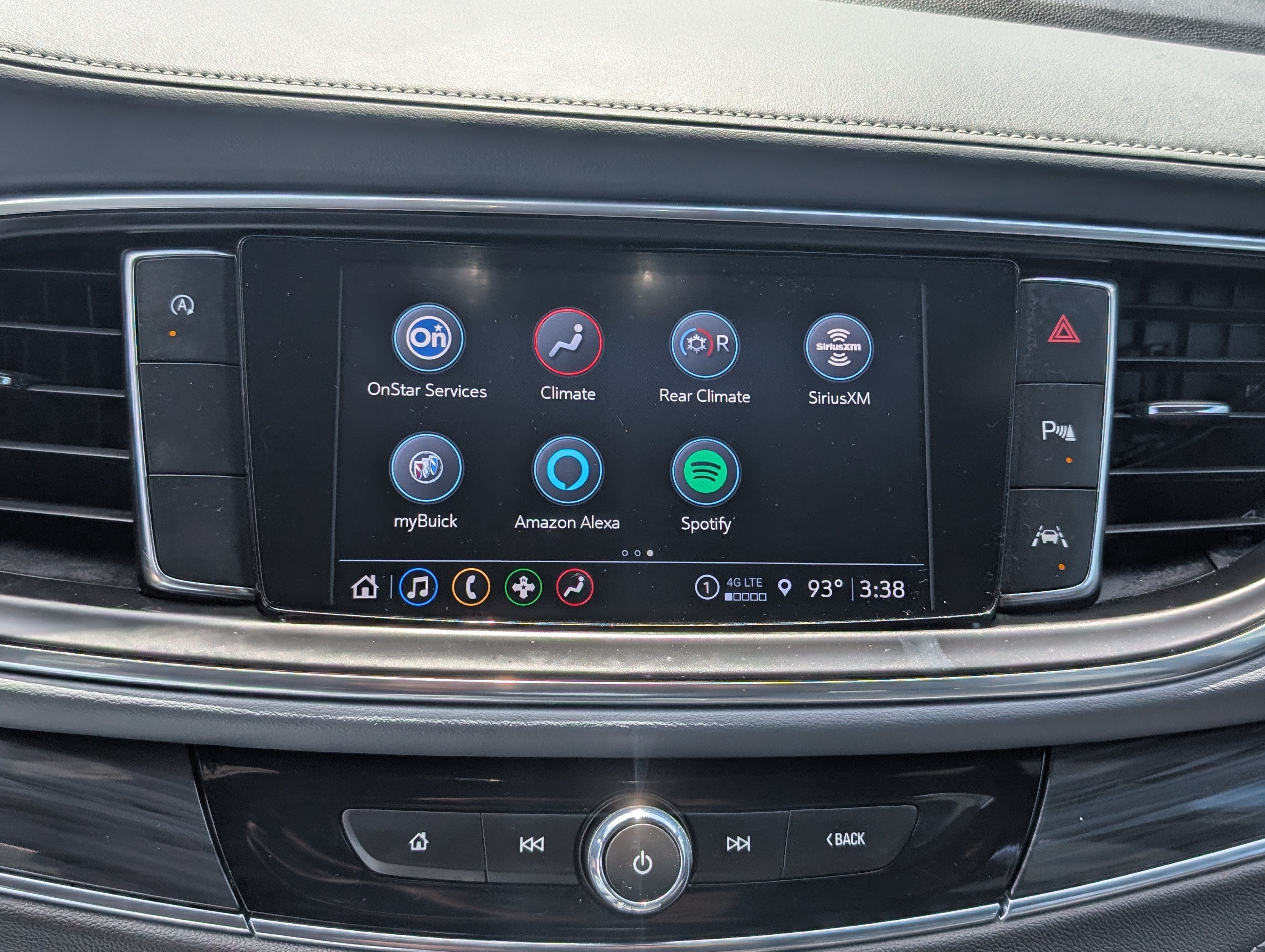 2024 Buick Enclave Essence