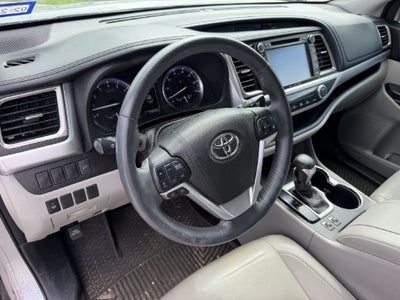 2016 Toyota Highlander XLE V6
