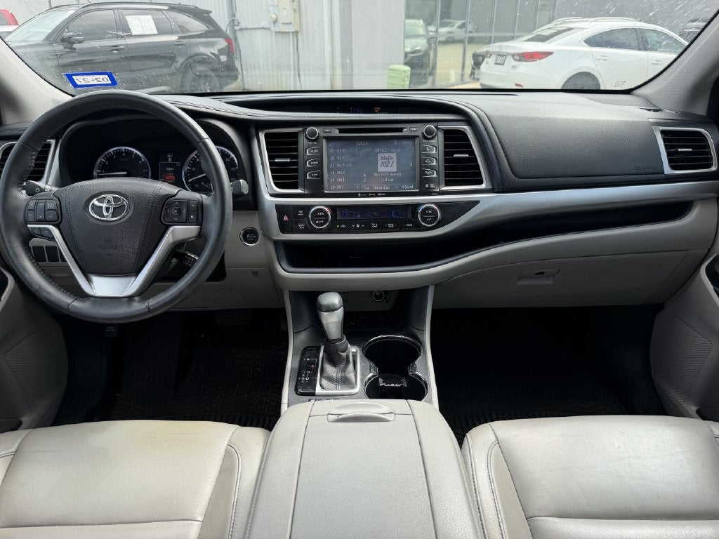 2016 Toyota Highlander XLE V6